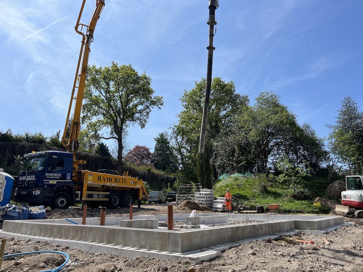 Concrete pump